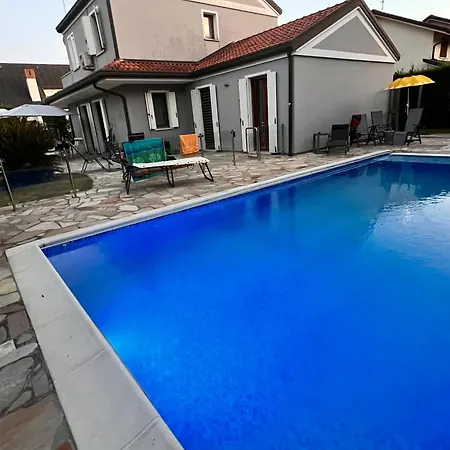 Casa Delle Famiglie Villa